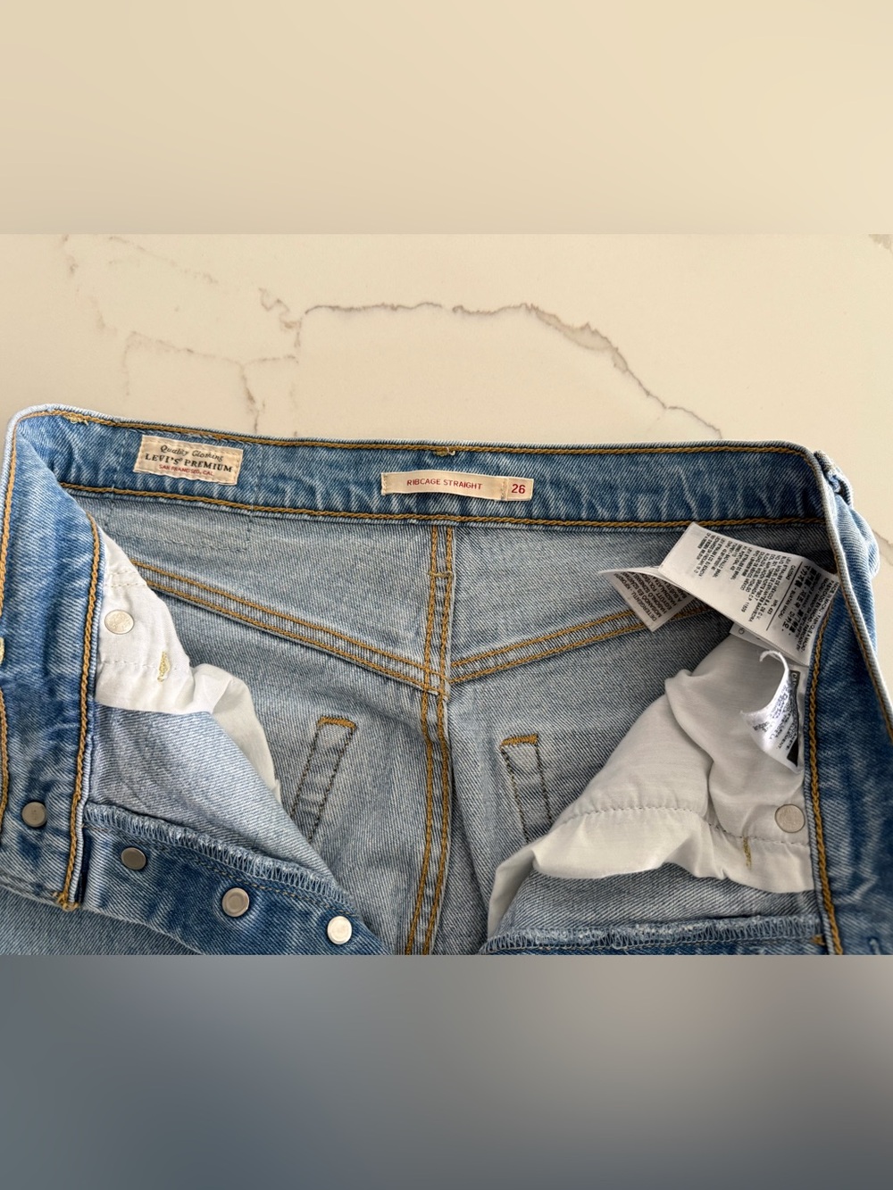 Levis Premium Ribcage Ankle Straight Jeans - Picture 4 of 9